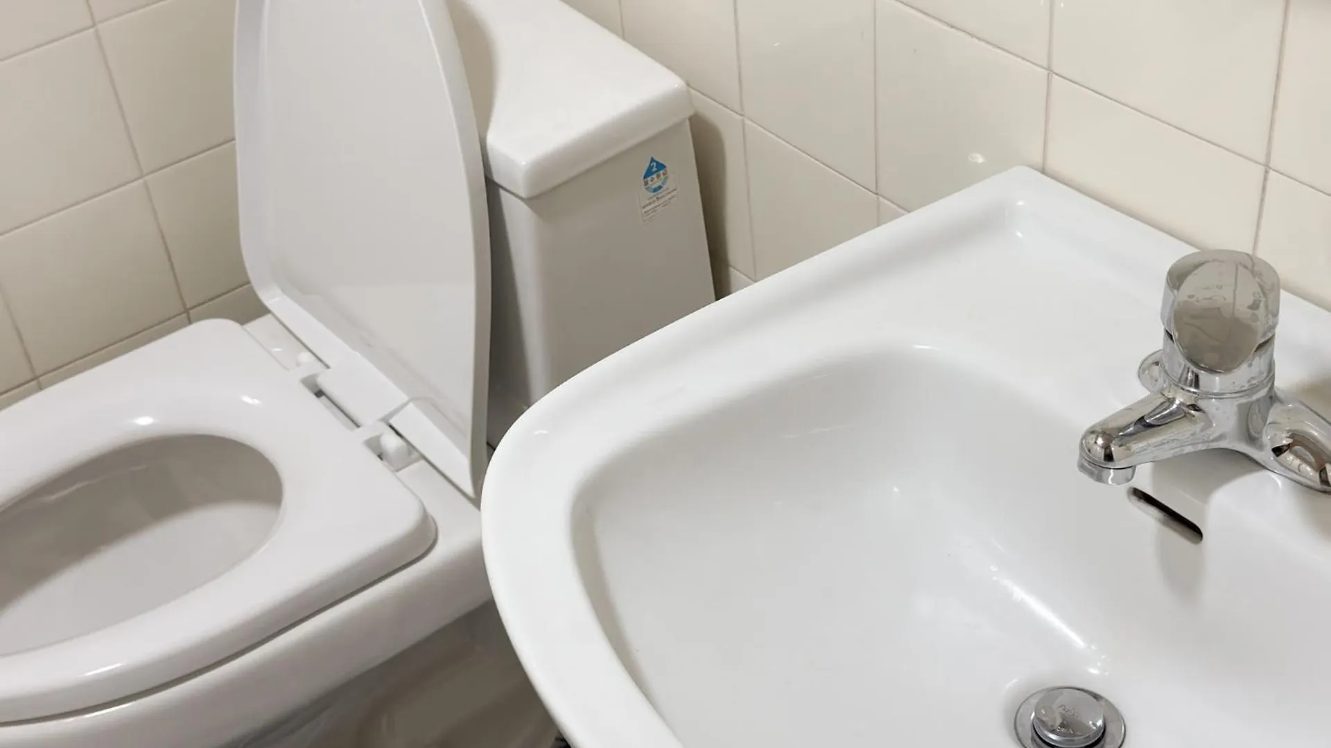 Gangnam 23, 3 Minutes Walk From Sinnonhyeon Station, Airport Bus, 1St Floor, Emotional Accommodation, Sleeps 5, Netflix, Wifi Seúl